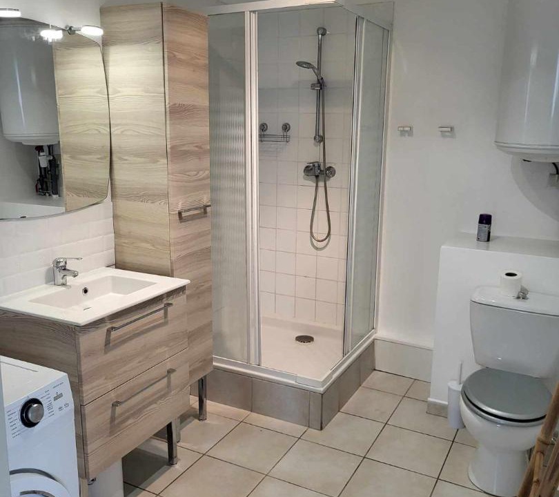 Photo of Bathroom in Camon