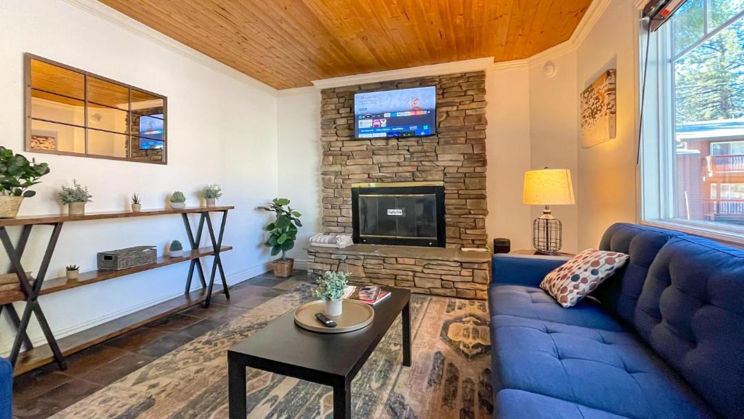 Photo of Livingroom in Lakeside Park