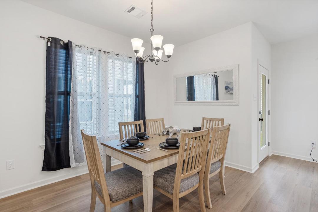 Photo of Livingroom in Highlands - Perkins