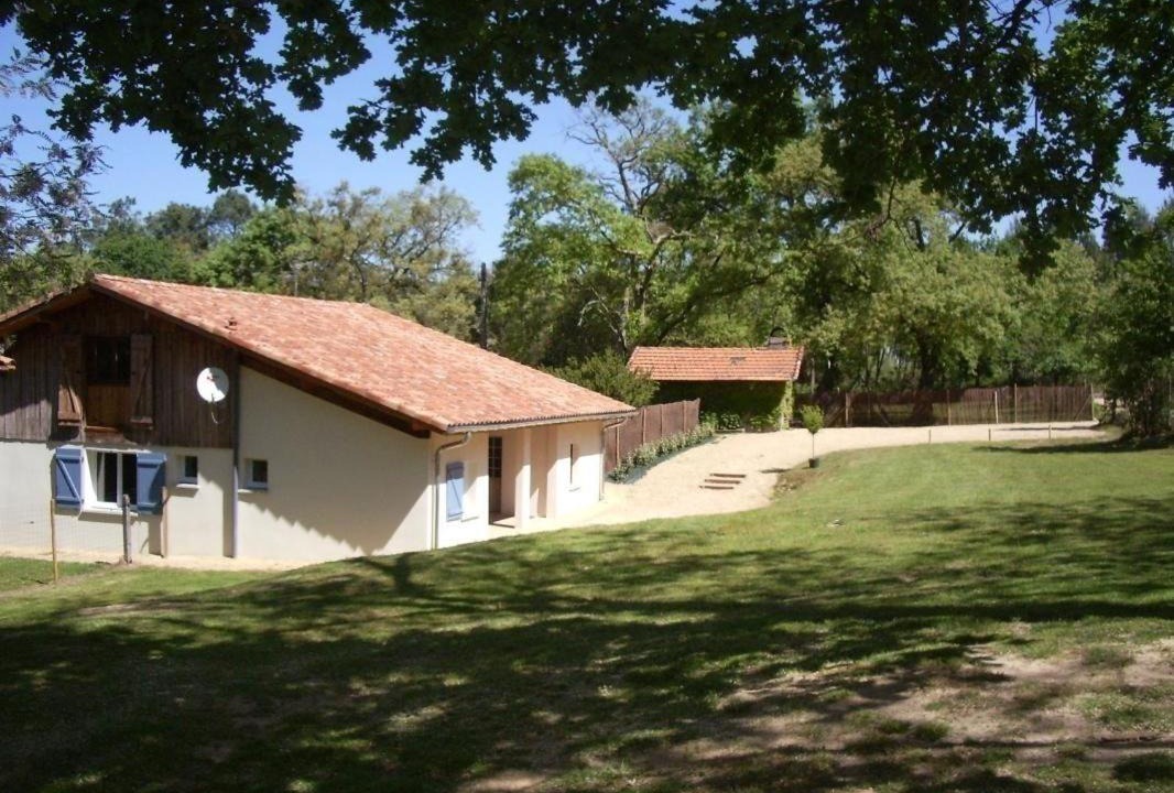 Photo of Buildings in Campagne