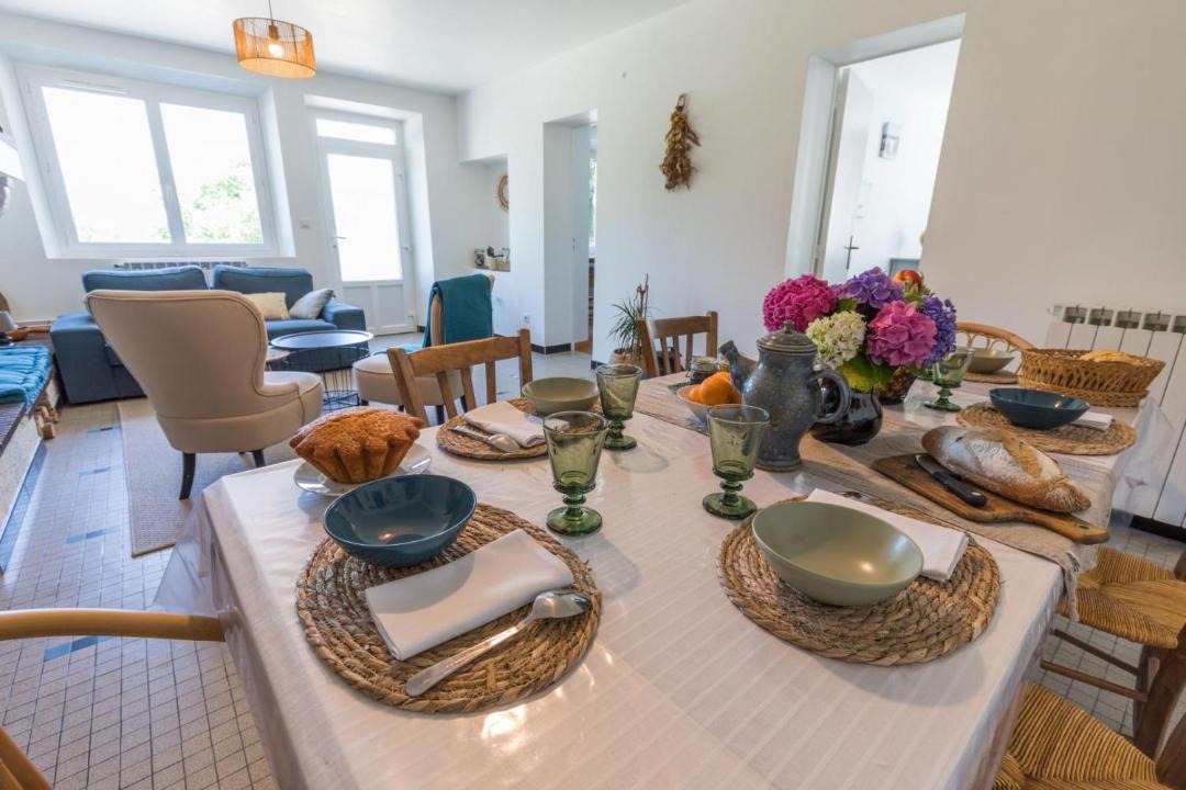 Photo of Others in Eyres-Moncube