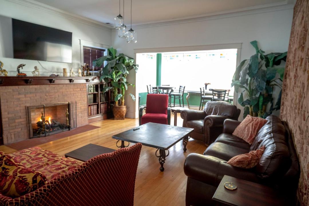 Photo of Livingroom in Lake View East