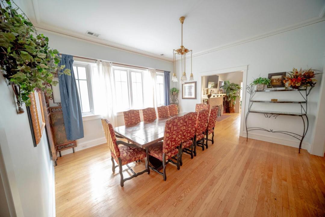 Photo of Livingroom in Lake View East