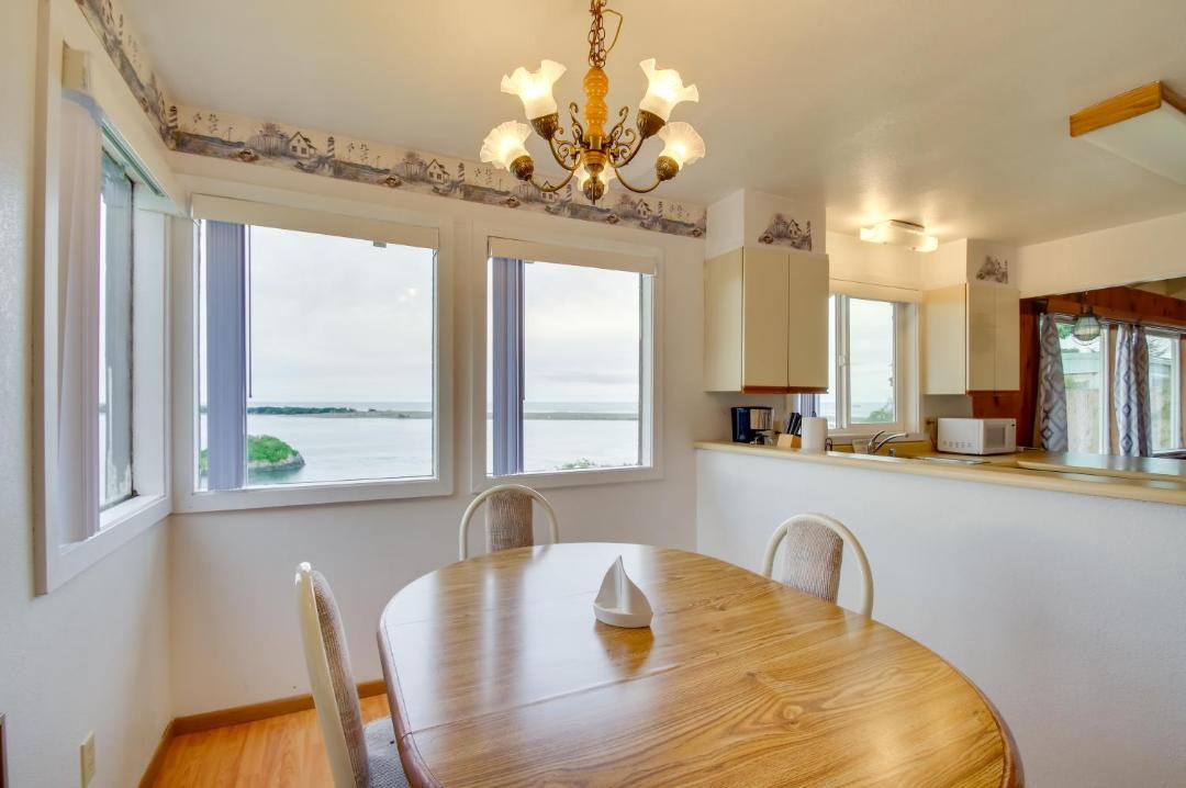 Photo of Livingroom in Smith River