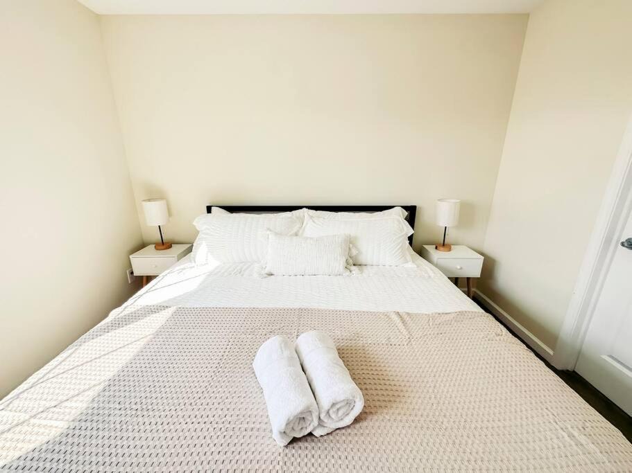 Photo of Bedroom in Stockade Historic District