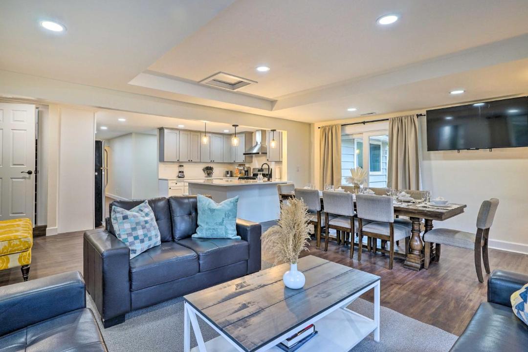 Photo of Livingroom in Education Hill