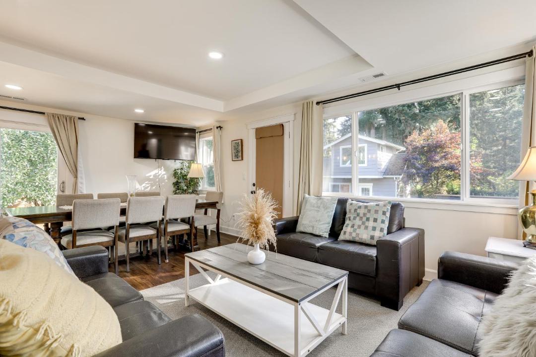 Photo of Livingroom in Education Hill