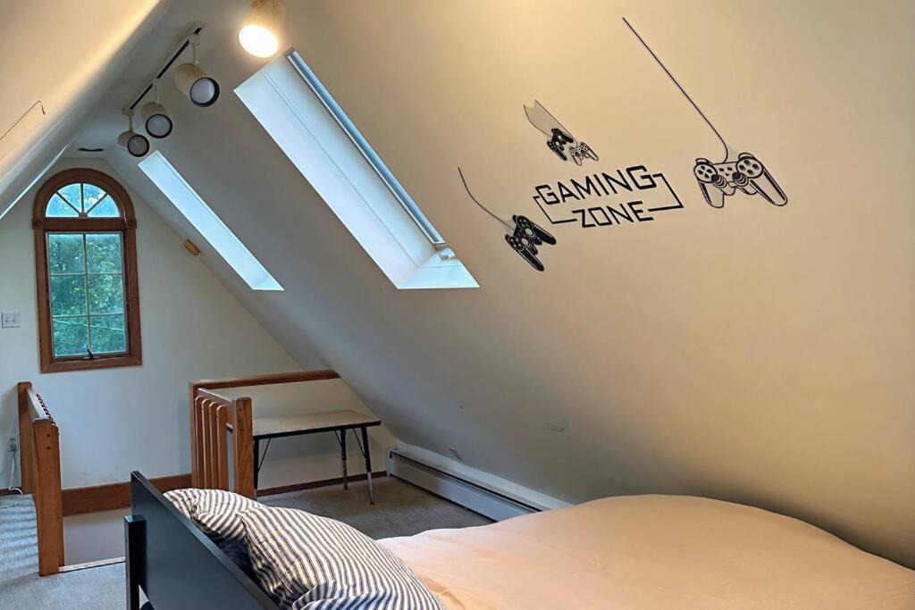 Photo of Bedroom in Glen Head