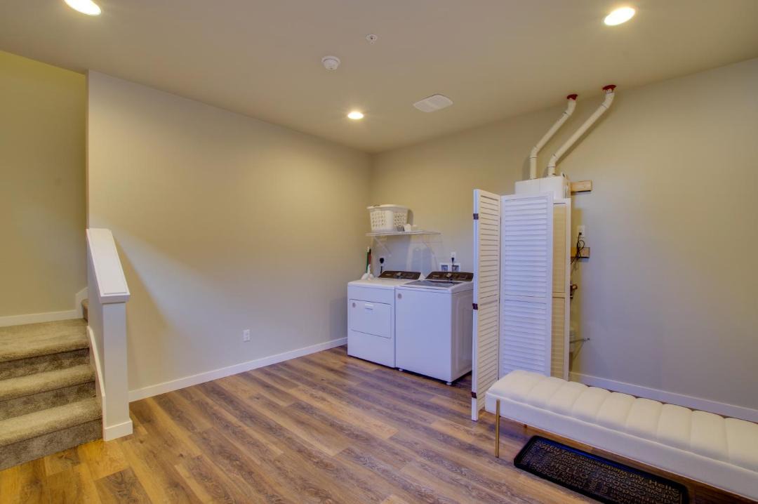 Photo of Others in Monroe