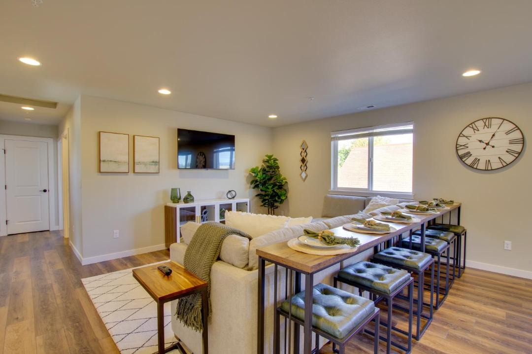 Photo of Others in Monroe