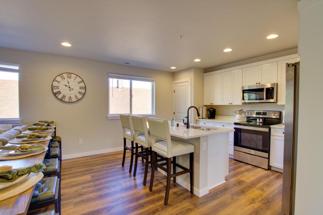 Photo of Others in Monroe