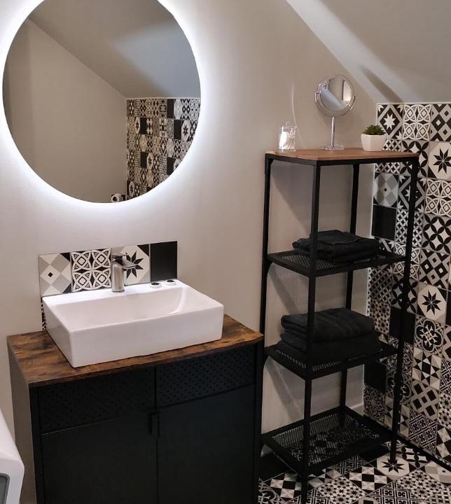 Photo of Bathroom in Hon-Hergies