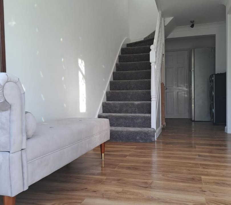 Photo of Livingroom in Crawley