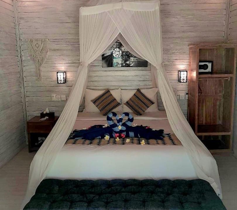 Photo of Others in Mushroom Bay