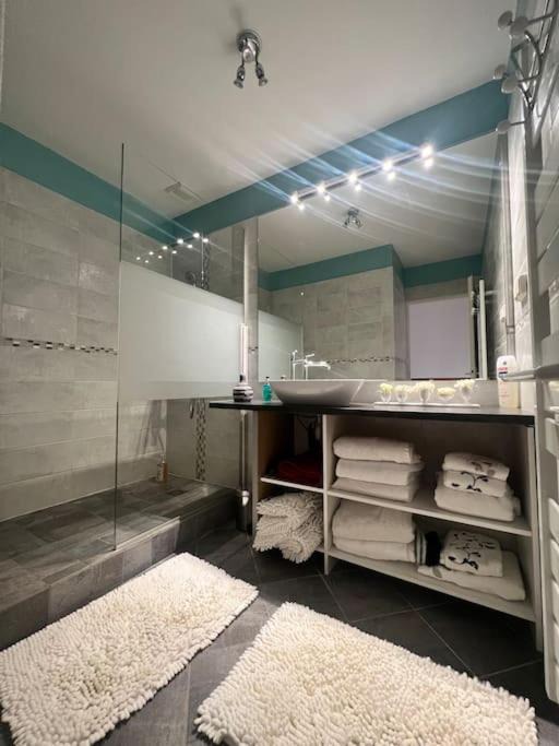 Photo of Others in Le Passage