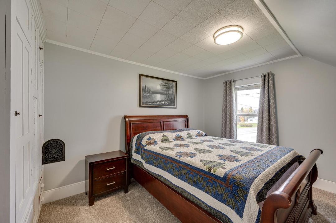 Photo of Bedroom in Pittsburg
