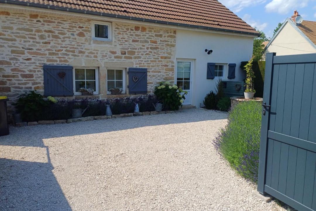 Photo of Buildings in Ruffey-les-Beaune