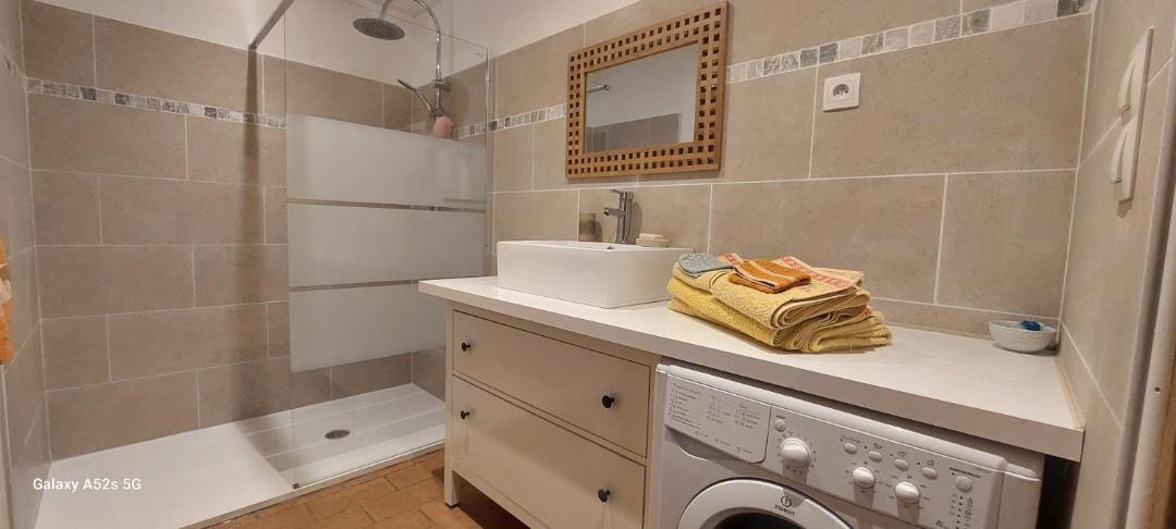 Photo of Bathroom in Vesseaux