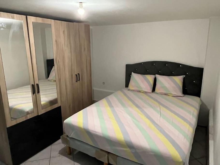 Photo of Bedroom in Le Bourget