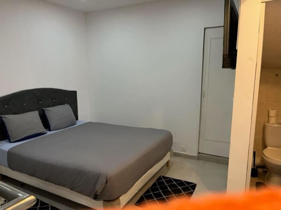 Photo of Bedroom in Le Bourget