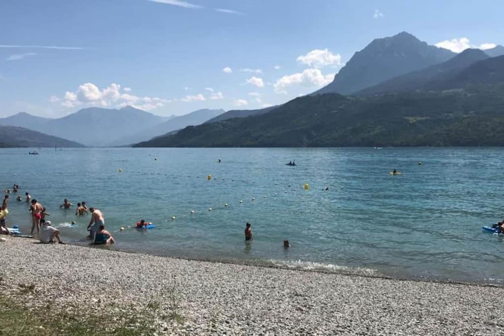 Photo of Others in Theus