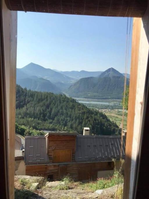 Photo of Others in Theus