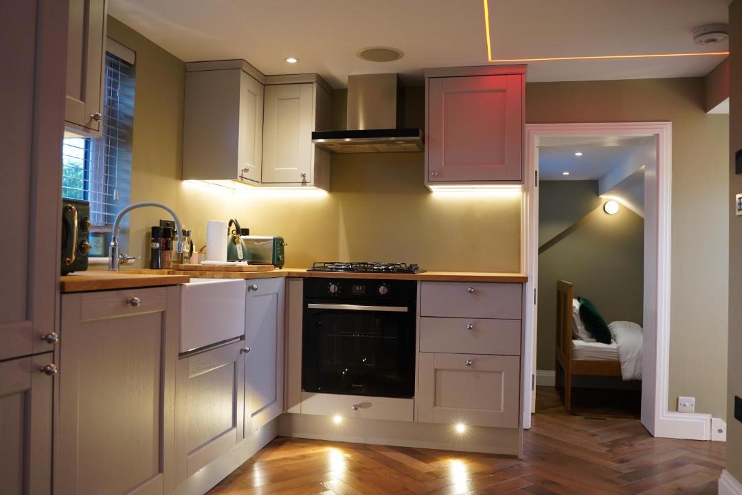 Photo of Others in Underhill