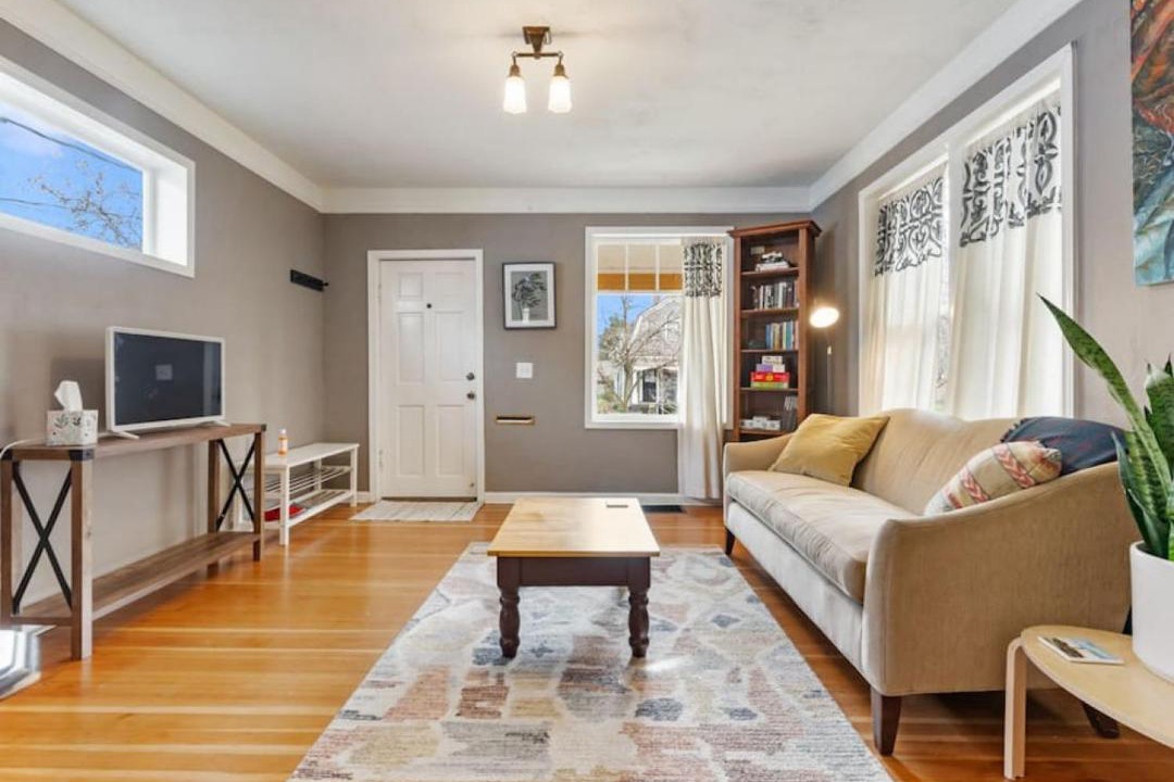 Photo of Livingroom in St. Johns