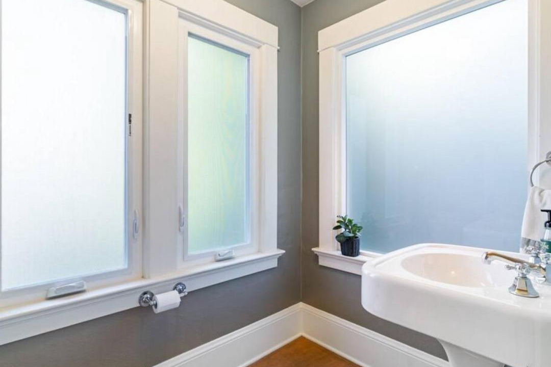 Photo of Bathroom in Hollywood District