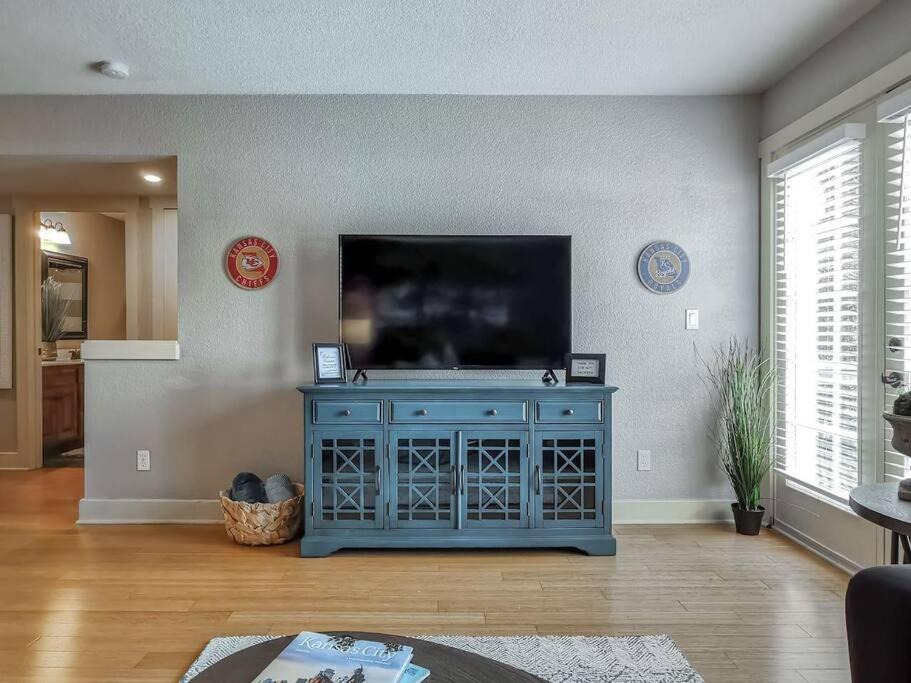 Photo of Livingroom in Plaza Westport