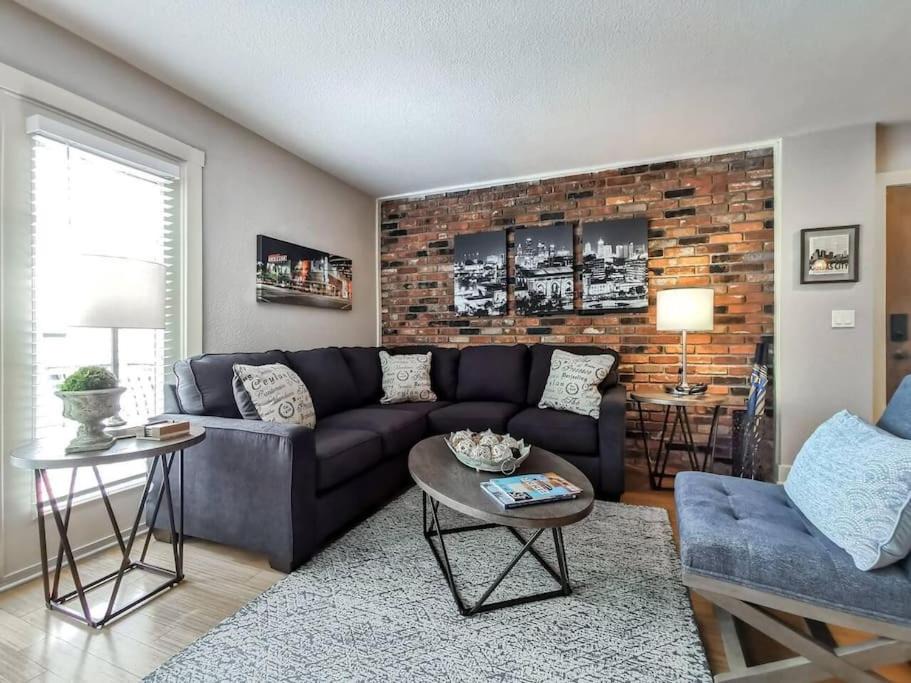 Photo of Livingroom in Plaza Westport