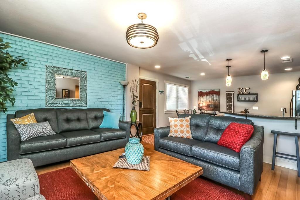 Photo of Livingroom in Plaza Westport