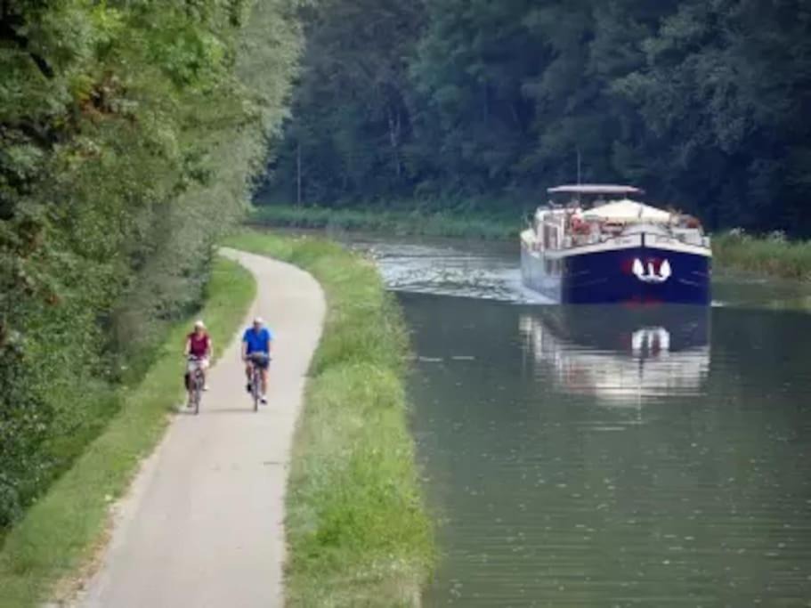 Photo of Others in Lezinnes