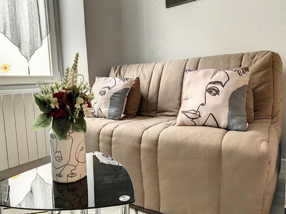 Photo of Livingroom in Centre Ville