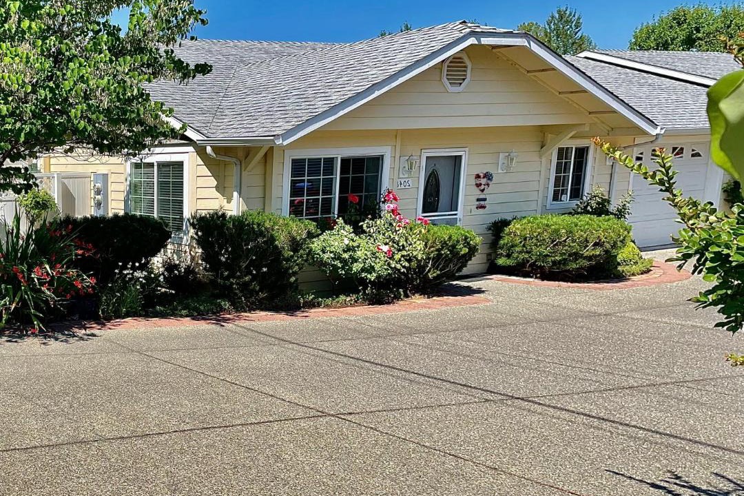 Photo of Others in Grants Pass