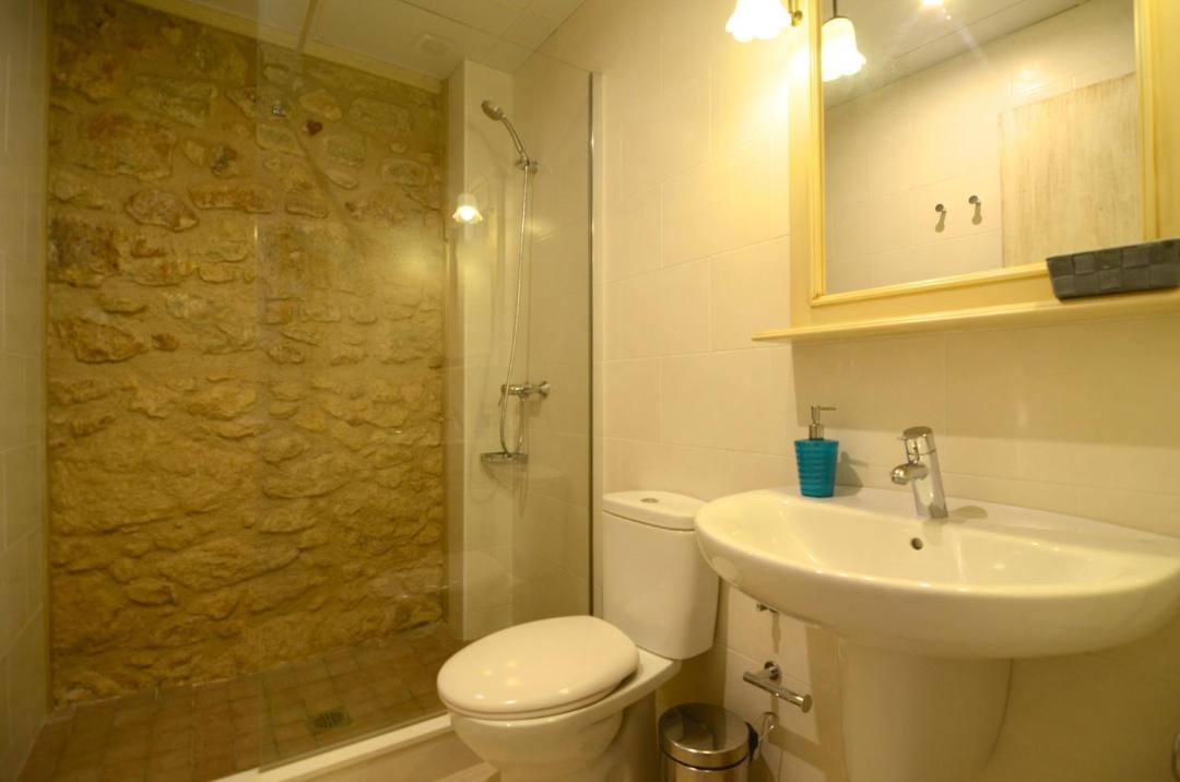 Photo of Bathroom in Pals