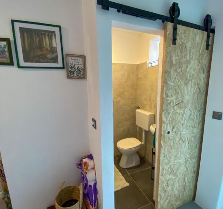 Photo of Bathroom in Kali