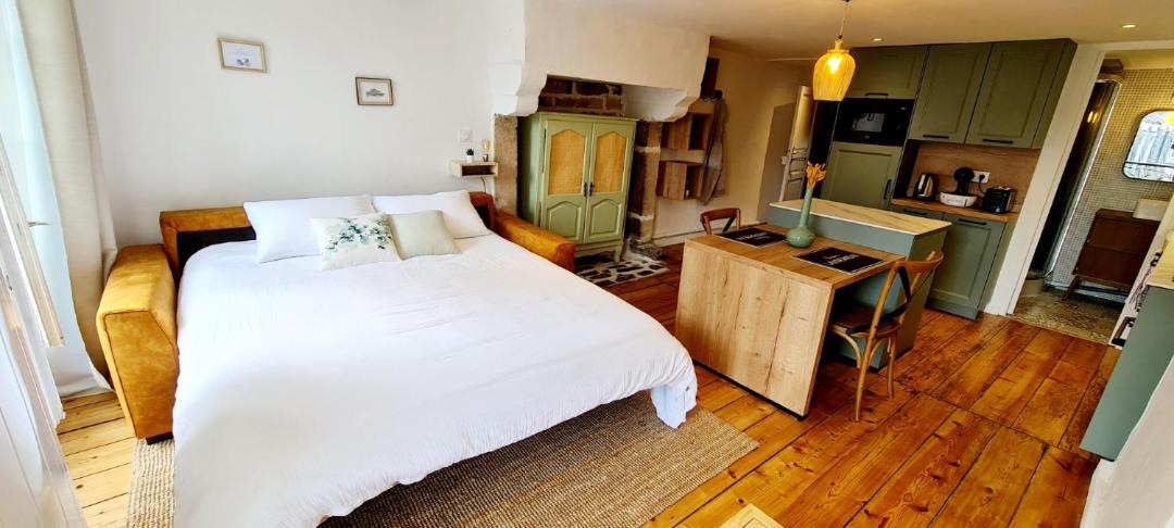 Photo of Bedroom in Landerneau