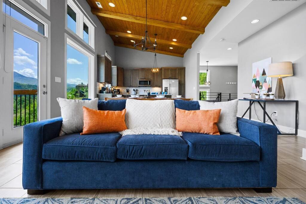 Photo of Livingroom in Gatlinburg