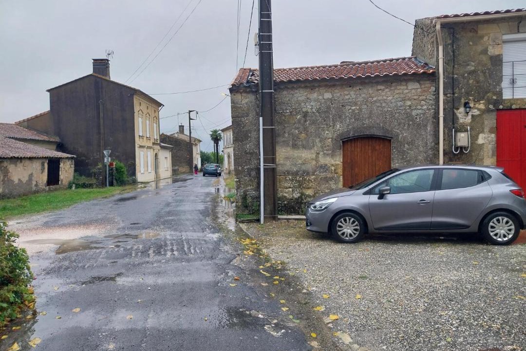 Photo of Buildings in Saint-Seurin-de-Cadourne