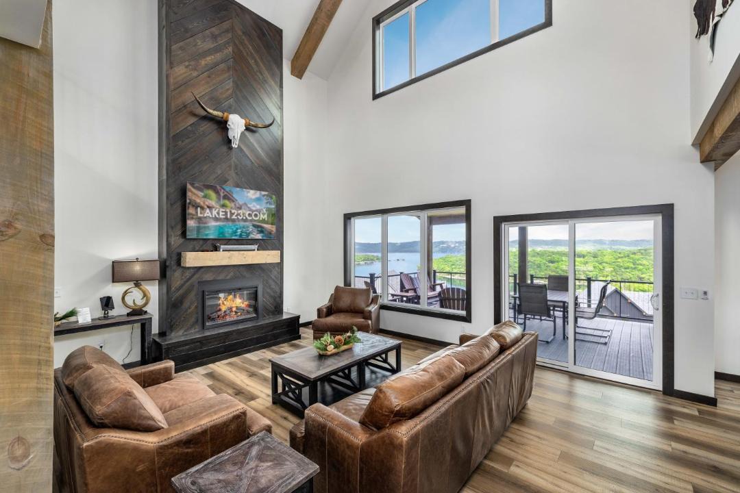 Photo of Livingroom in Kimberling City