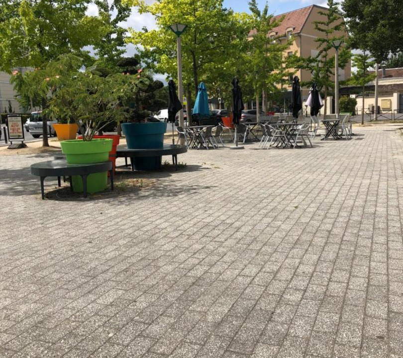 Photo of Outdoor in Persan