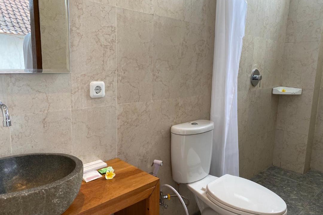 Photo of Bathroom in Petulu