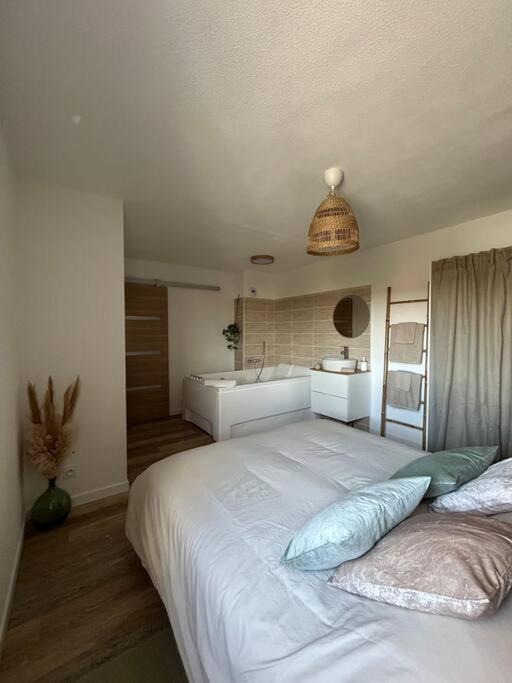 Photo of Bedroom in Muret