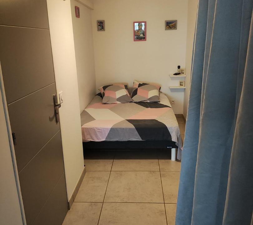 Photo of Bedroom in Le Port