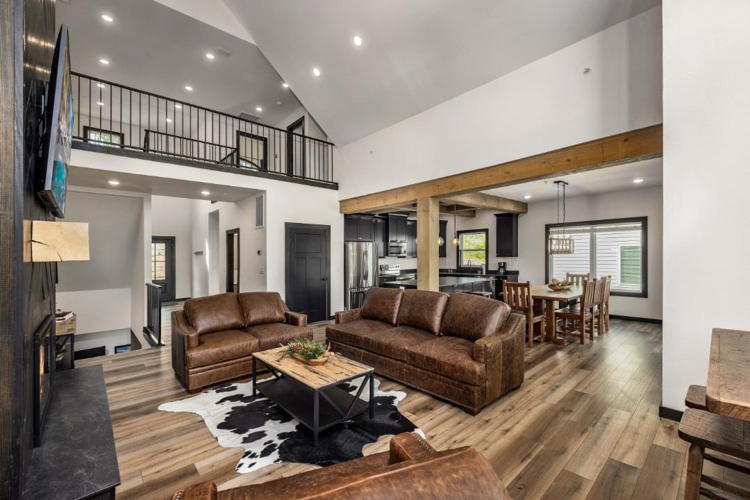 Photo of Livingroom in Kimberling City