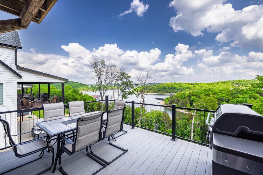 Photo of Patio Balcony in Kimberling City