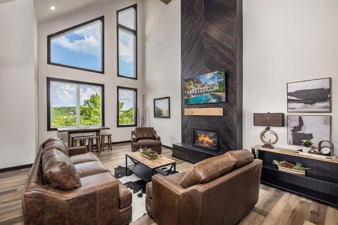 Photo of Livingroom in Kimberling City