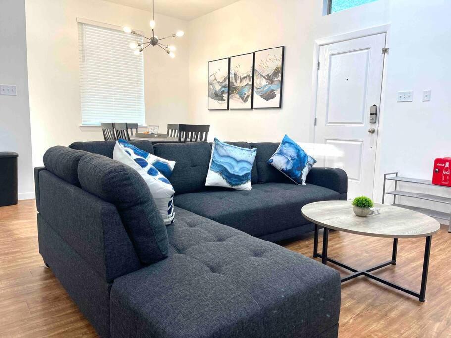 Photo of Livingroom in McAllen