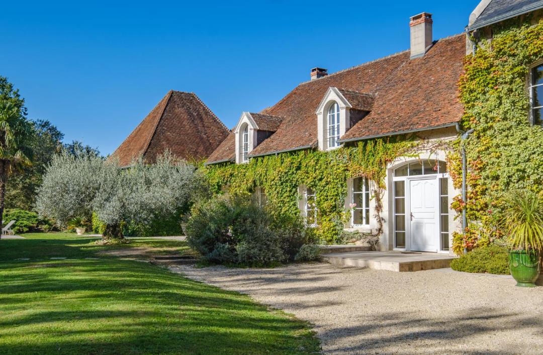 Photo of Others in Feings